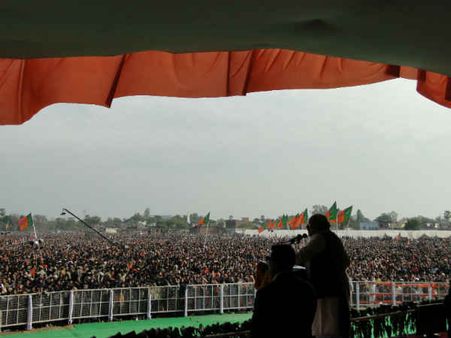 ગરીબ માતાનો દિકરો માથું ઉંચુ કરે તે કોંગ્રેસ સ્વિકારવા તૈયાર નથી