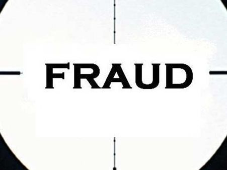 કાર જીતવાની લાલચમાં છેતરાયો