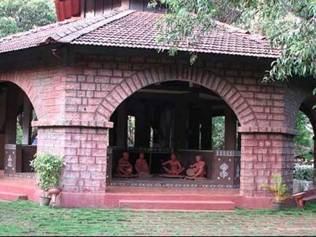 શિલ્પગ્રામનો અંદરનો નજારો