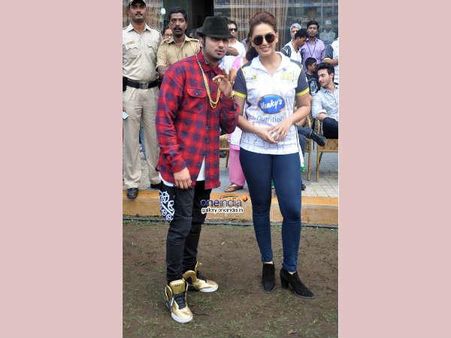 હુમા કુરૈશી, હની સિંહ હુમા કુરૈશી, હની સિંહ