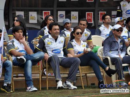 'સેલિબ્રિટી ક્રિકેટ લીગ'માં સ્ટાર્સનો જમાવડો, તસવીરી ઝલક