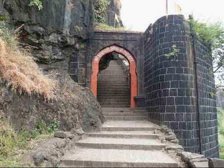 સજ્જનગઢ ફોર્ટ