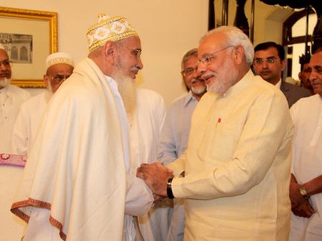 મોદી દાઉદી વ્હોરા સમાજના નવનિયુક્ત ધર્મગુરૂને મળ્યા