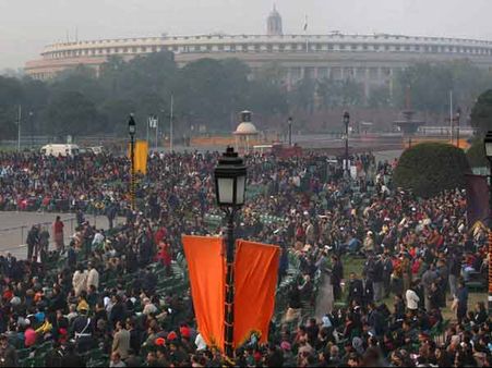 બીટિંગ ધ રિટ્રીટ નિહાળતા દર્શકો
