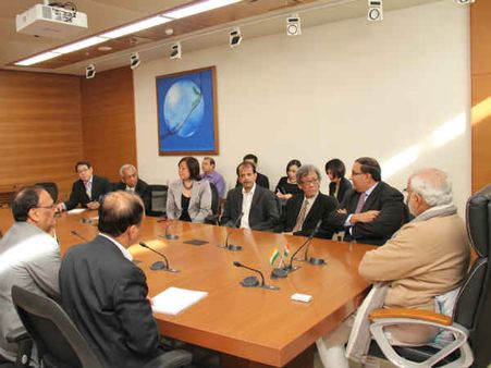 નરેન્દ્ર મોદી સિંગાપોરના ડેલીગેશનને મળ્યા