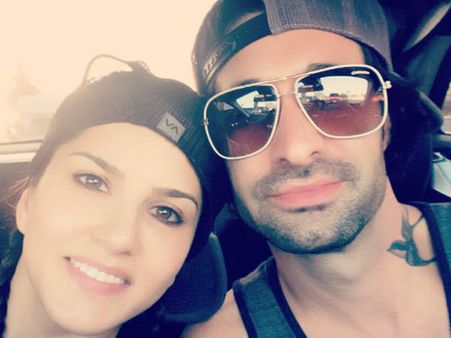 લવિંગ કપલ સન્ની-ડૅનિયલની તસવીરી ઝલક