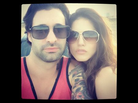 લવિંગ કપલ સન્ની-ડૅનિયલની તસવીરી ઝલક