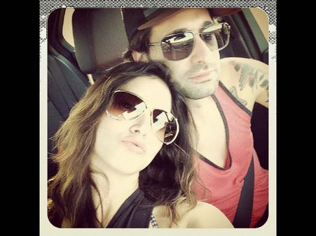 લવિંગ કપલ સન્ની-ડૅનિયલની તસવીરી ઝલક