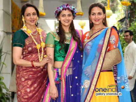 માતા-બહેન સાથે