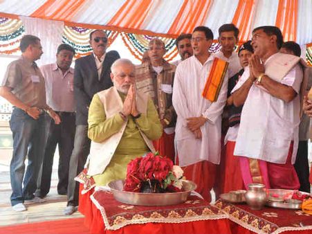 મોદીના હસ્તે શિવાર્પણ વિધિ અને પુજન વિધિ