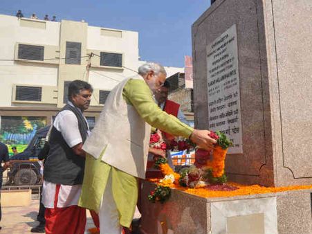 મોદીના હસ્તે શિવાર્પણ વિધિ અને પુજન વિધિ