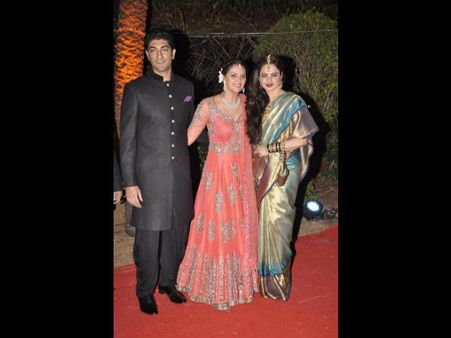 રેખાના આશીર્વાદ