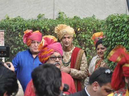 અહાનાની જાન, બગ્ગીએ આવ્યો વૈભવ