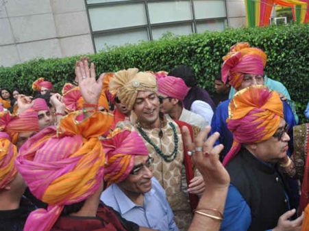 અહાનાની જાન, બગ્ગીએ આવ્યો વૈભવ