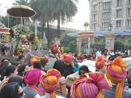 અહાનાની જાન, બગ્ગીએ આવ્યો વૈભવ