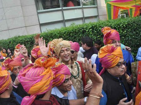 અહાનાની જાન, બગ્ગીએ આવ્યો વૈભવ