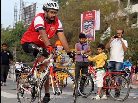 આ સાઇક્લિસ્ટનો જૂસ્સો બન્યો આકર્ષણનું કેન્દ્ર