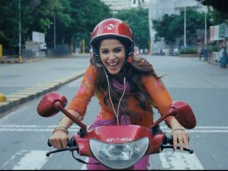 હસીનાઓની બાઇક સવારી