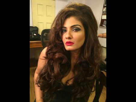 બૉમ્બે વેલ્વેટમાં રવીના બૉમ્બે વેલ્વેટમાં રવીના