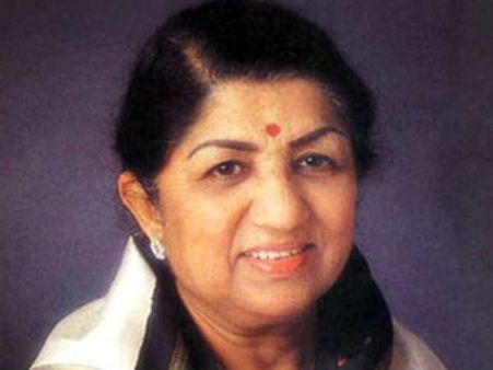 લતા મંગેશ્કર(જન્મ-1929) 