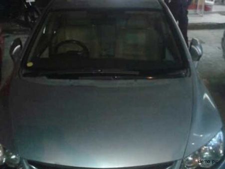 વડોદરાઃ કારમાં યુવતી સાથે બેભાન મળ્યો NRI યુવક