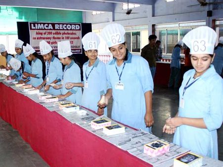 ગામડાની દીકરીઓએ બનાવી દીધો 100 સેકન્ડમાં વિશ્વ રેકોર્ડ