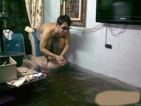 ઘરમાં સ્વિમિંગ પૂલ 