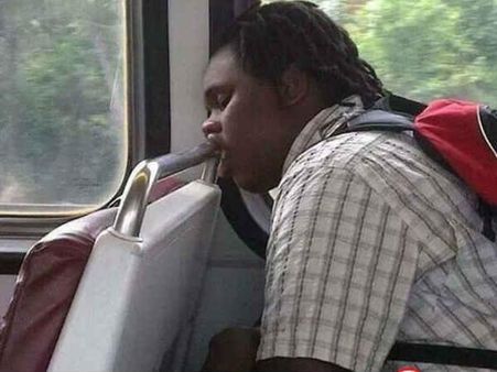 ઊંઘતો ક્યાંય પણ આવે 