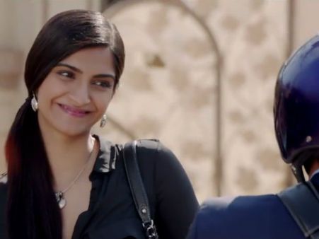 બેવકૂફિયાં ફિલ્મની તસવીરી ઝલક બેવકૂફિયાં ફિલ્મની તસવીરી ઝલક