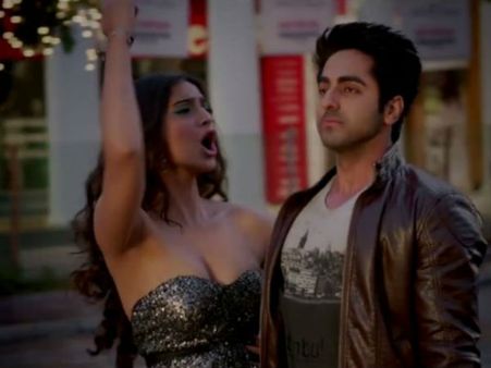 બેવકૂફિયાં ફિલ્મની તસવીરી ઝલક બેવકૂફિયાં ફિલ્મની તસવીરી ઝલક