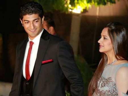 વૈભવ-અહાના