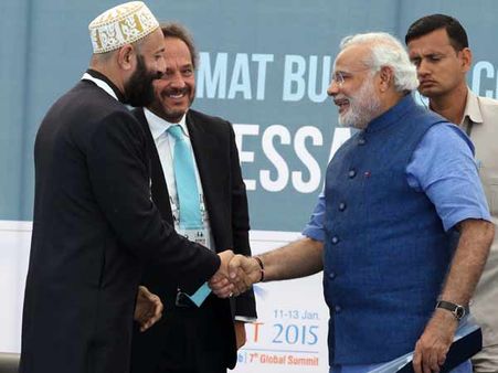 ગરીબોને તક આપવાની દિશામાં સરકાર અને સમાજ કામ કરે