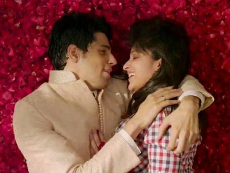 Hasee Toh Phasee Review : મીતા-નિખિલની પાણી જેવી કેમેસ્ટ્રી!