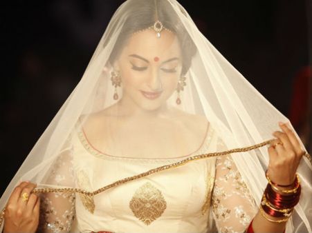 બૅકગ્રાઉન્ડ ડાન્સરથી ઇમ્પ્રેસ