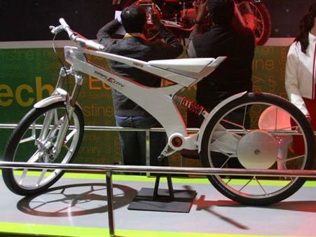 હીરો સિમ્પલીસિટી