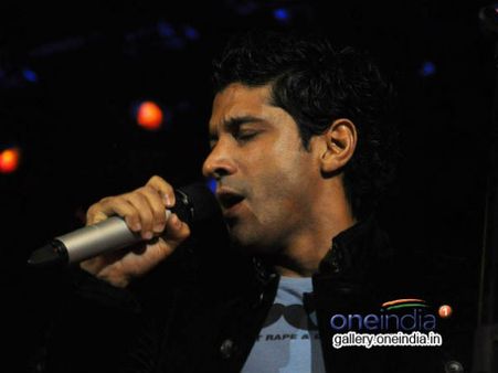 રૉક ઑનના ગીતો ગાયાં