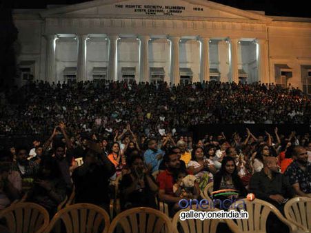 દર્શકો ઝૂમી ઉઠ્યાં