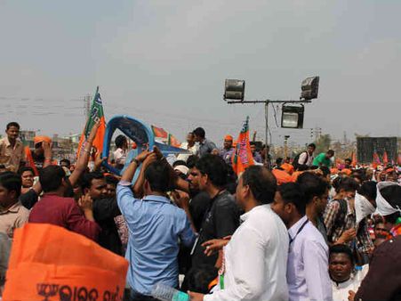 પશ્ચિમ વિસ્તારમાં વિકાસ અને પૂર્વિય વિસ્તાર ગરીબ