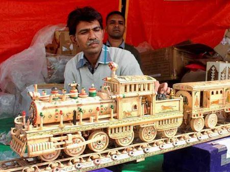 ઊંટના હાડકાઓમાંથી બનાવવામાં આવેલી ટ્રેન