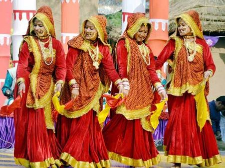 સૂરજ કુંડમાં ઉત્તરાખંડના નૃત્ય