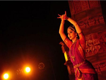 નૃત્ય અને ભક્તિ