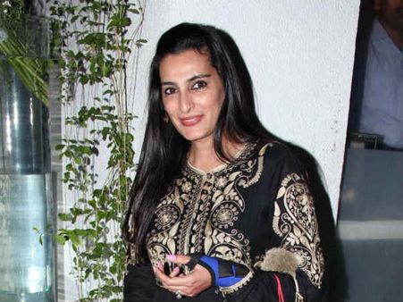 સિમોન ખાનની બર્થ ડે પાર્ટી સિમોન ખાનની બર્થ ડે પાર્ટી