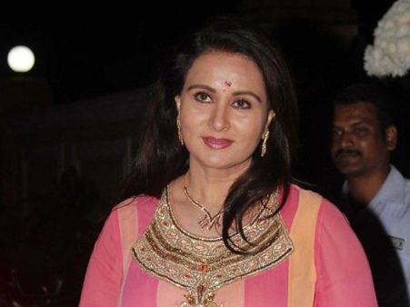 સિમોન ખાનની બર્થ ડે પાર્ટી સિમોન ખાનની બર્થ ડે પાર્ટી