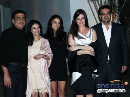 સિમોન ખાનની બર્થ ડે પાર્ટી સિમોન ખાનની બર્થ ડે પાર્ટી