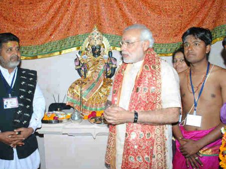 મોદીએ 51 શક્તિપીઠ પ્રાણપ્રતિષ્ઠા કાર્યક્રમનું લોકાર્પણ કર્યુ મોદીએ 51 શક્તિપીઠ પ્રાણપ્રતિષ્ઠા કાર્યક્રમનું લોકાર્પણ કર્યુ