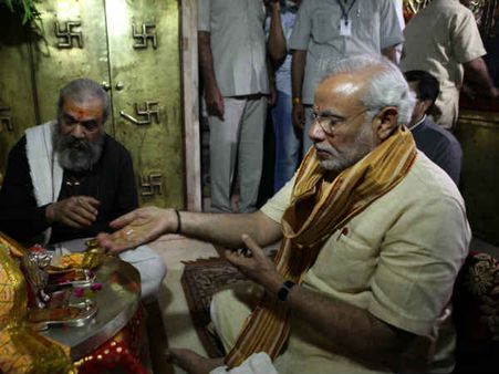 મોદીએ 51 શક્તિપીઠ પ્રાણપ્રતિષ્ઠા કાર્યક્રમનું લોકાર્પણ કર્યુ મોદીએ 51 શક્તિપીઠ પ્રાણપ્રતિષ્ઠા કાર્યક્રમનું લોકાર્પણ કર્યુ