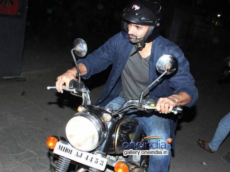 ગુન્ડે ફિલ્મ સ્પેશિયલ સ્ક્રીનિંગ ગુન્ડે ફિલ્મ સ્પેશિયલ સ્ક્રીનિંગ