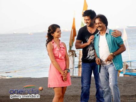 ઢિશકિયાઉં ફિલ્મની તસવીરો