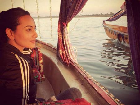 ઇંદોરમાં શૂટિંગ