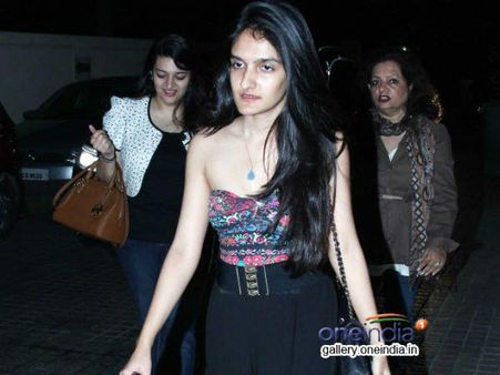 સ્પેશિયલ સ્ક્રીનિંગની તસવીરો